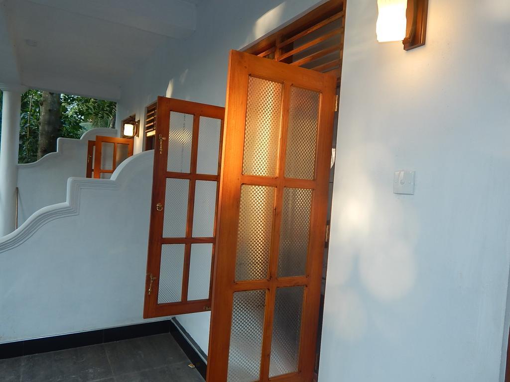 Little Angels Bed & Breakfast Mirissa Bilik gambar